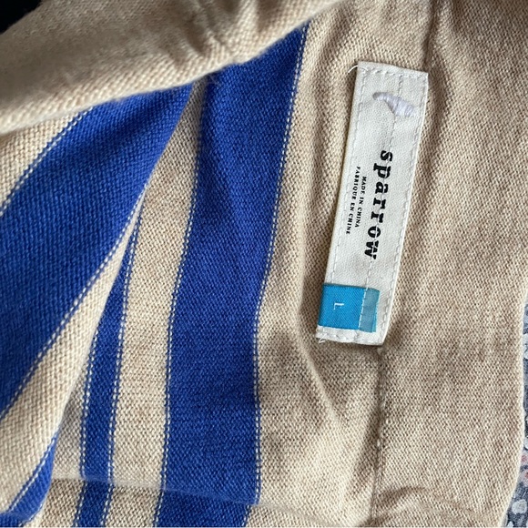 Maxi knit skirt with side slit on one side. - Picture 3 of 4